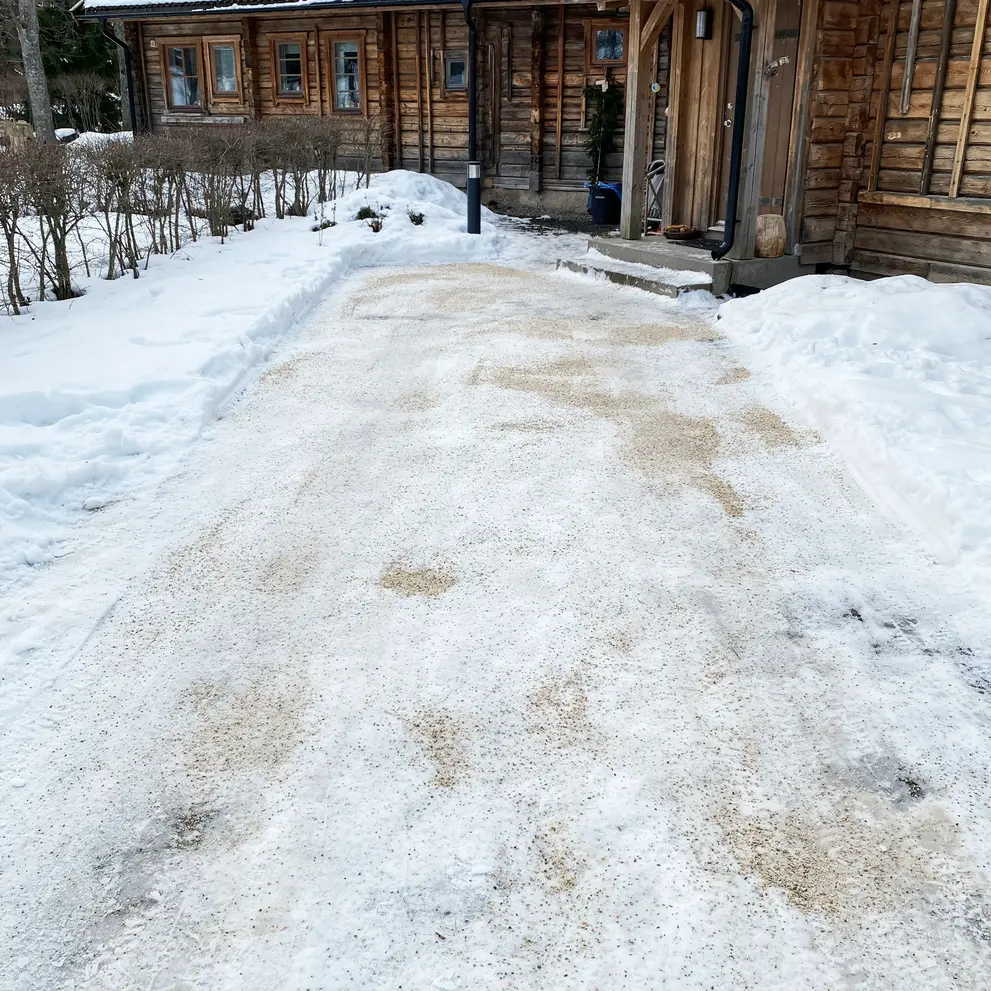 snorojning plogning vinterunderhall halkbekampning i varberg halland